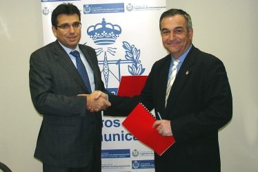 El COITAOC y Caja España firman un acuerdo de colaboración