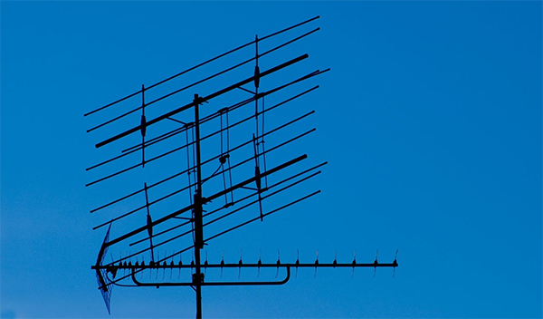 Cuenta atrás para adaptar las antenas colectivas de TDT en municipios de Sevilla, Huelva y Córdoba